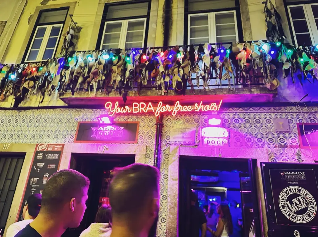 Photo of a bar in Lisbon offering a special