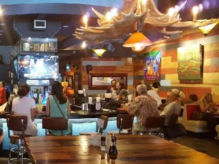 Photo of the interior of a sushi restaurant and bar